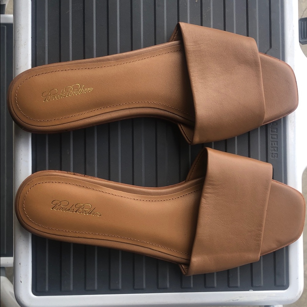 Brook Brothers leather sandals 7.5 good used conditions